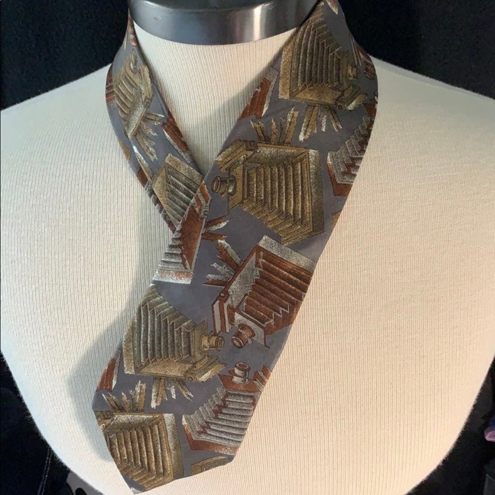 Hill & Archer mens vintage photographers 100% silk tie